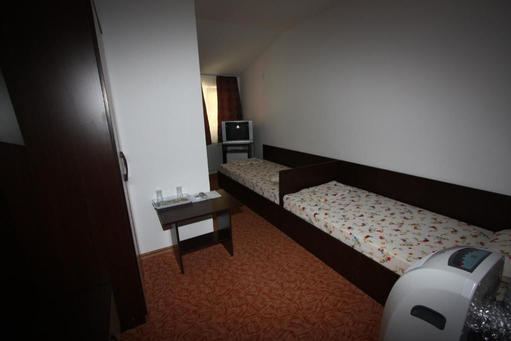Отель Hotel Basarab Бухарест-32