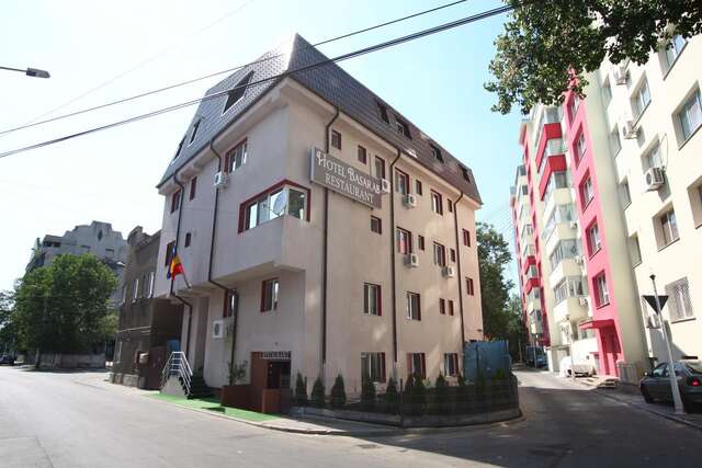 Отель Hotel Basarab Бухарест-3